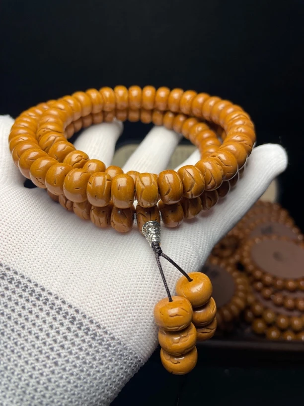 12.4尺寸龙纹桃核横打老型脖挂