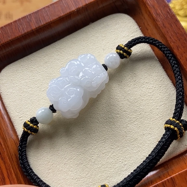 翡翠未镶嵌颈饰霸王貔貅手绳口含珠