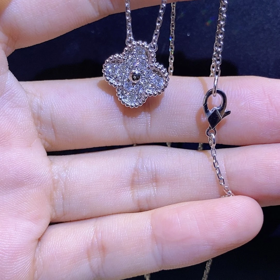 项链钻石18K金镶嵌中号四叶草k白