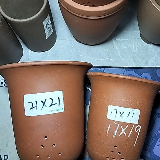 红泥金钟套盆一大一小