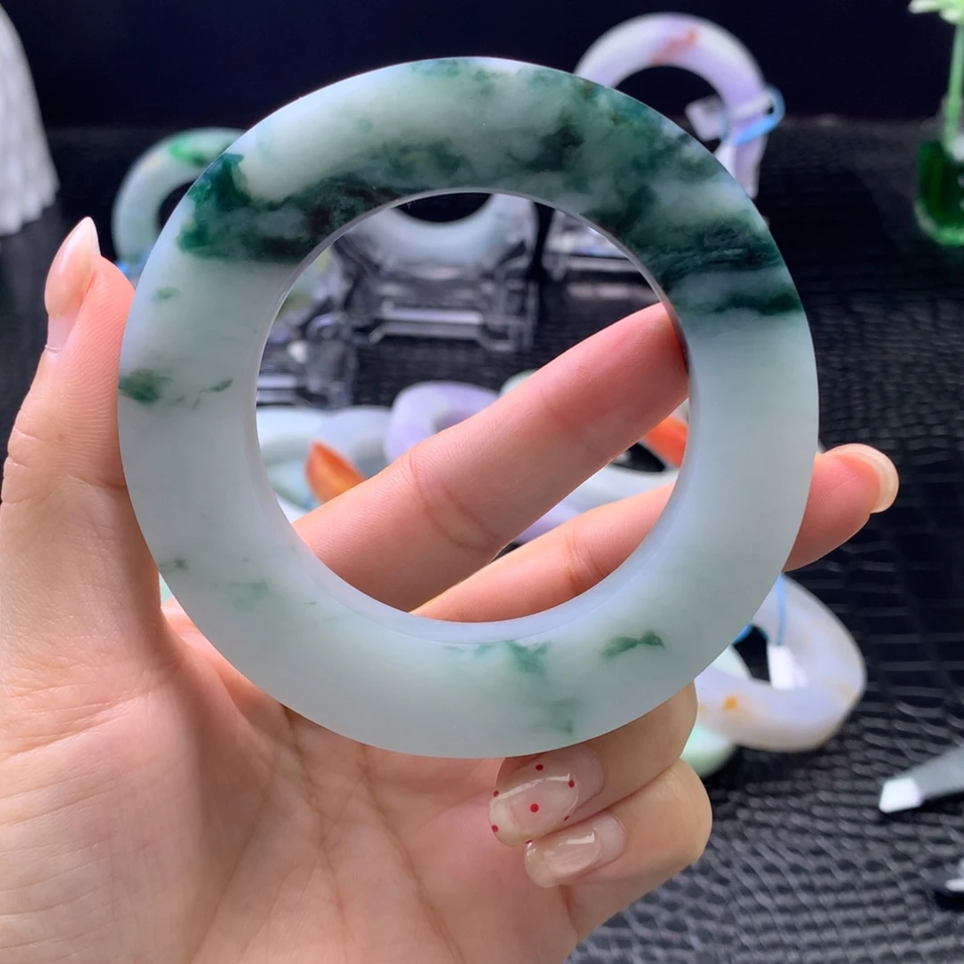 定制翡翠未镶嵌手镯