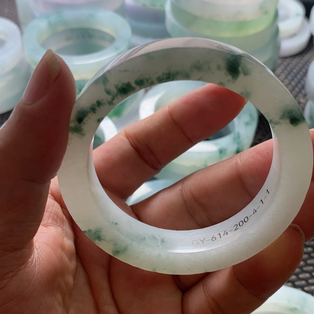 雪***8定制翡翠翡翠手镯翡翠翡翠手镯未镶嵌