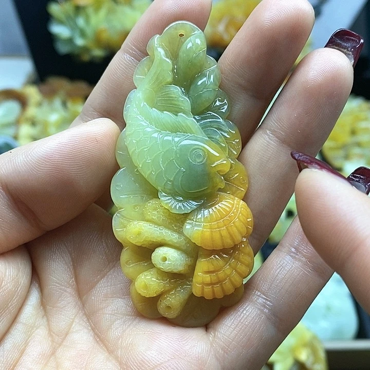 蛇纹石玉挂件未镶嵌