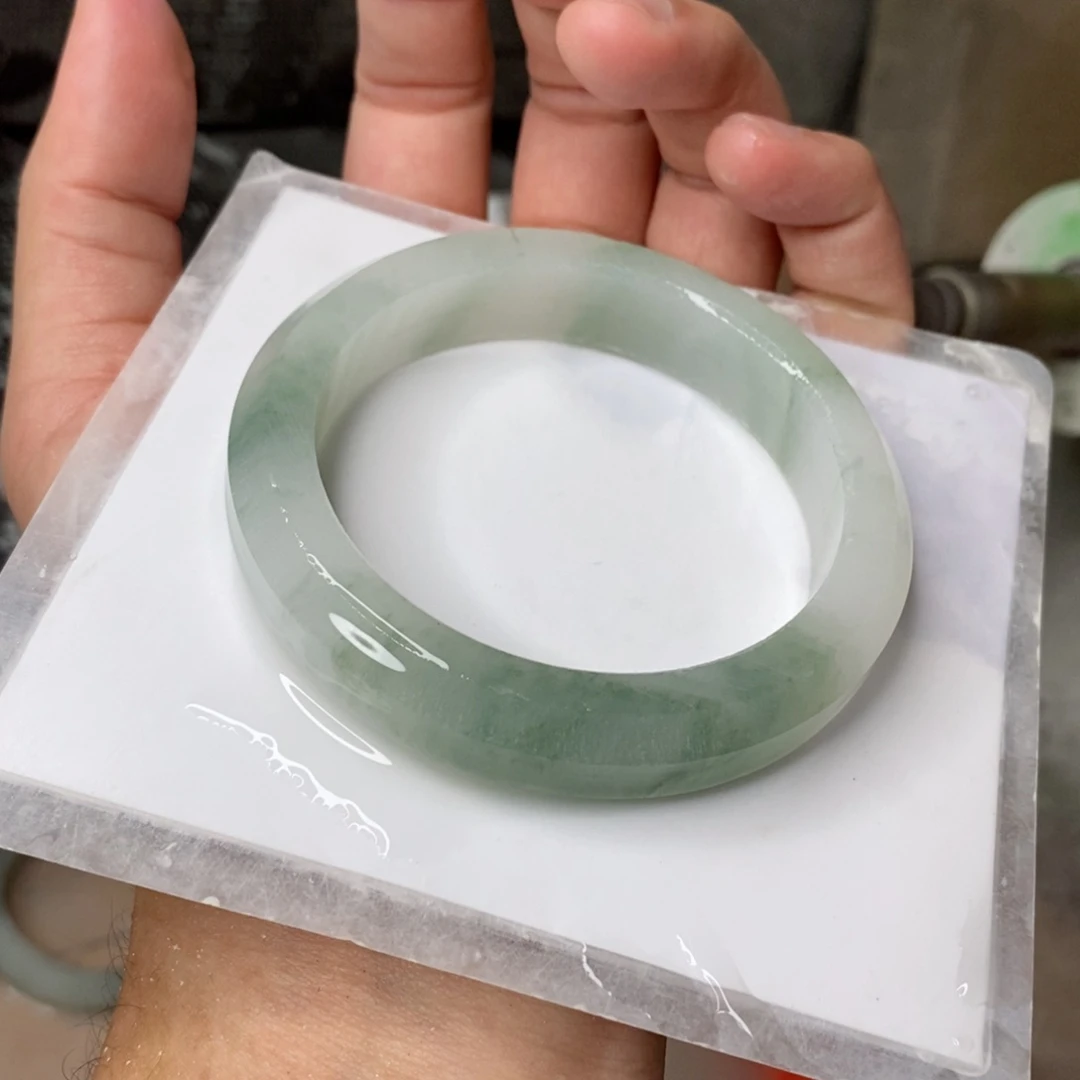 石英质玉手镯未镶嵌可*定制