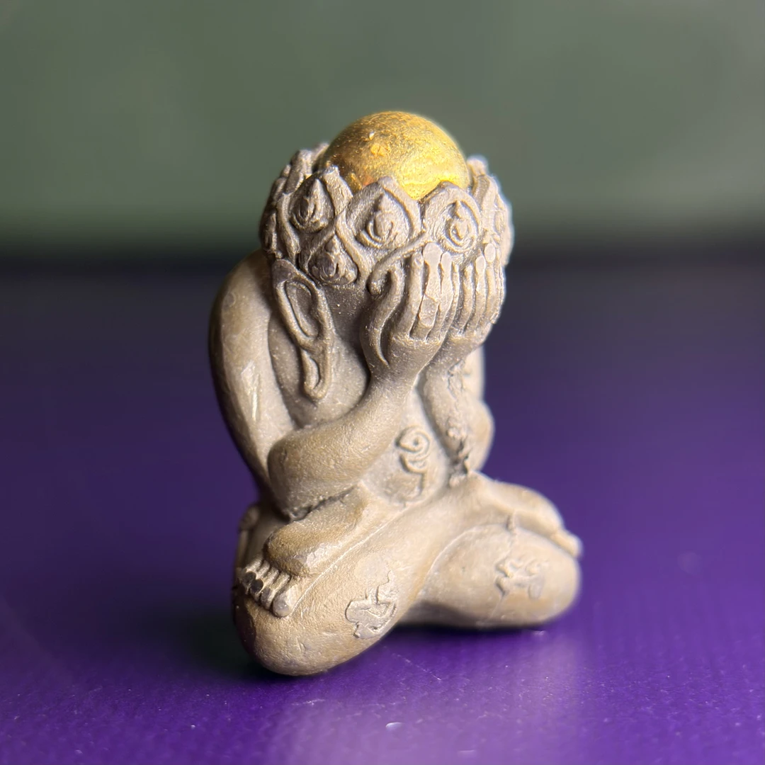 【必打佛 掩面佛】摩尼宝珠•高度2厘米 仅此一件！