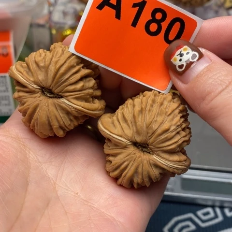 核桃四座楼。    180