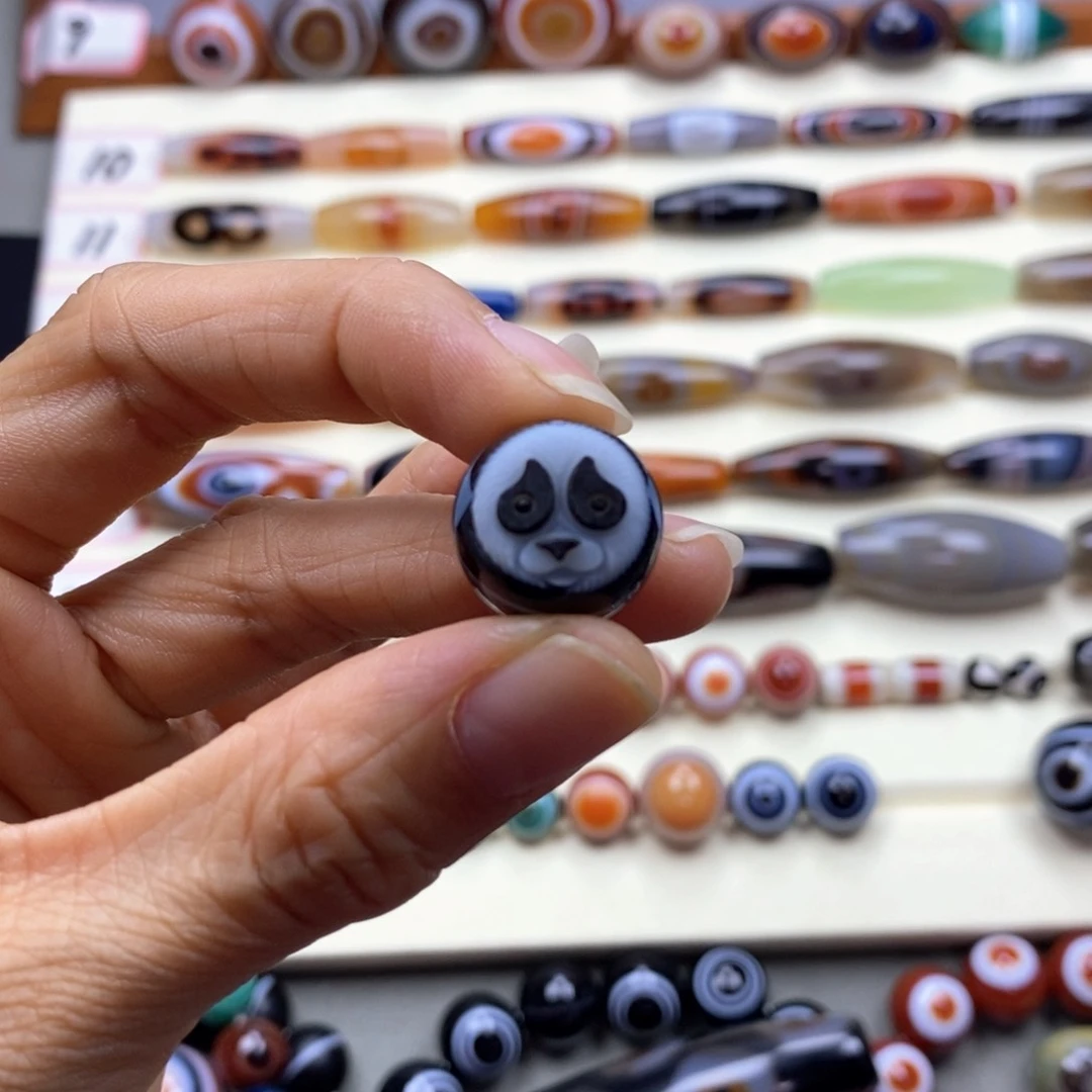 玛瑙/玉髓珠宝半成品未镶嵌逃**龙