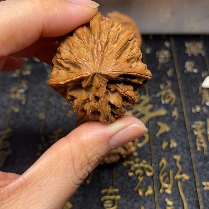 ****人文玩核桃吊坠文玩核桃异形单只