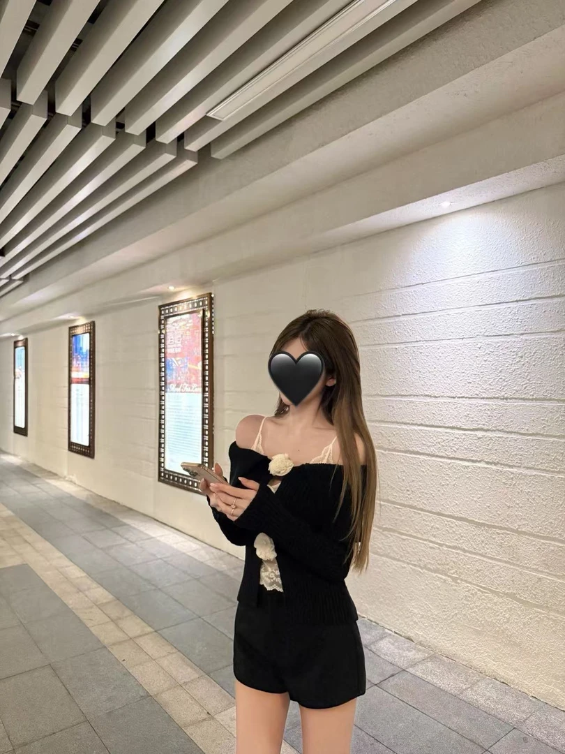 梦梦 MENGMENG｛三花聚鼎 秋冬宽松显瘦镂空拼接内搭毛衣套装}