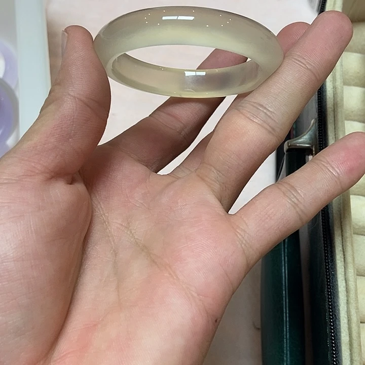 小***欣手镯玛瑙/玉髓未镶嵌095