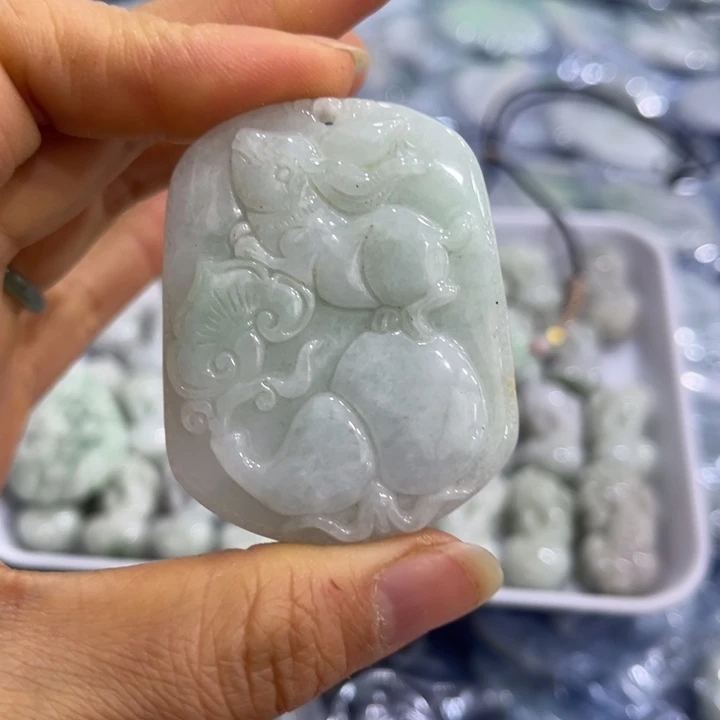 翡翠未镶嵌颈饰翡翠