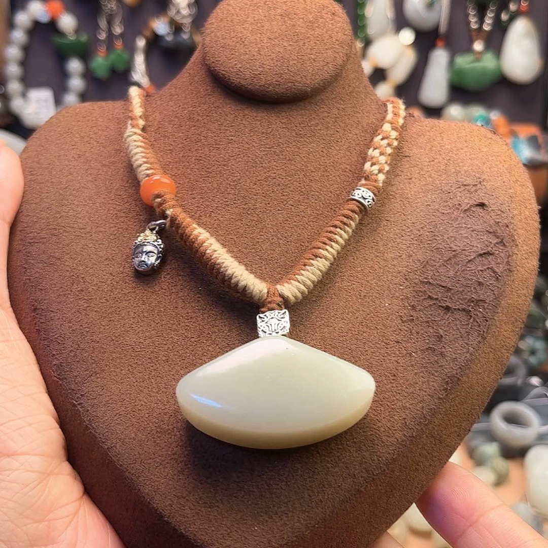 颈饰未镶嵌和田玉系**吖