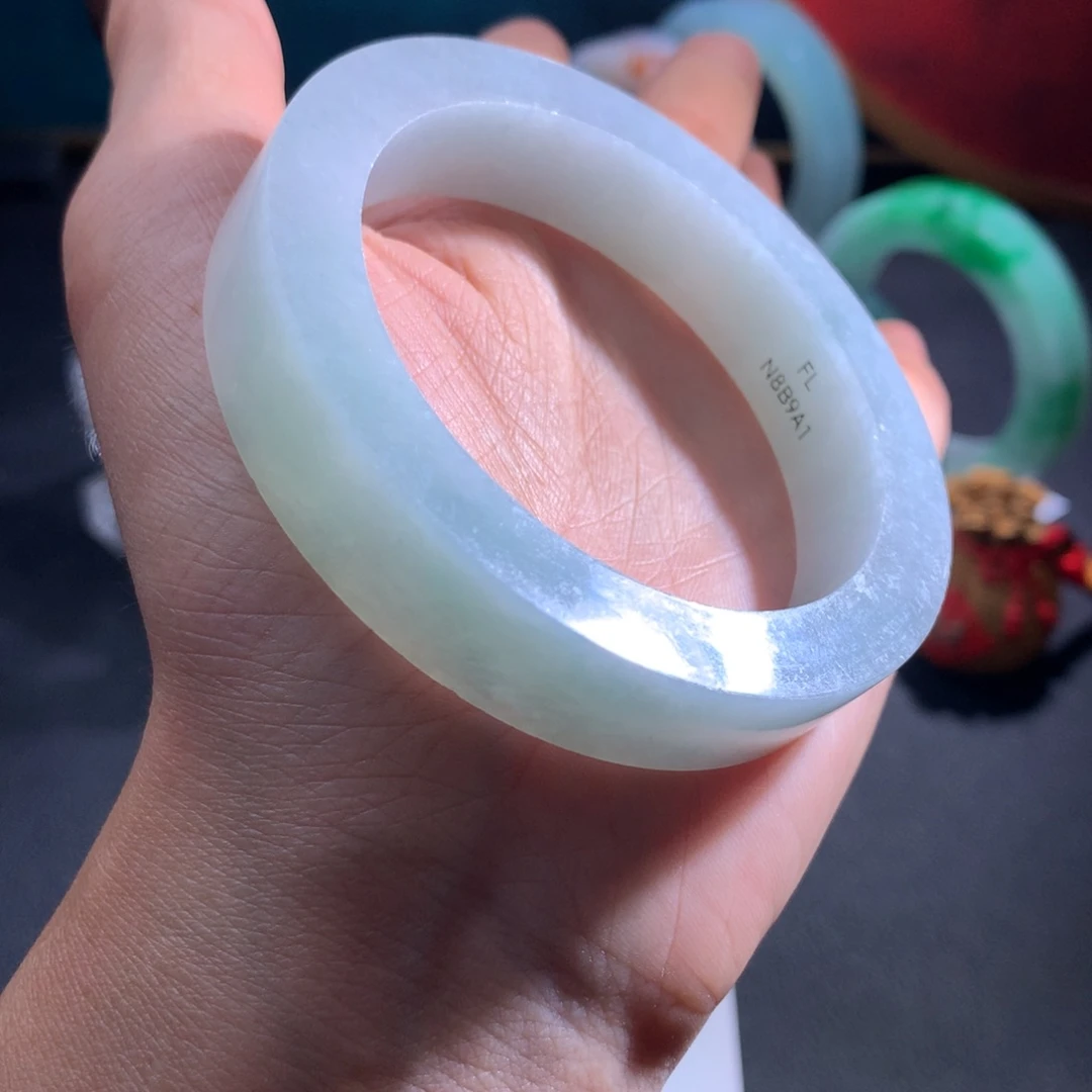 未镶嵌翡翠手镯定制翡翠