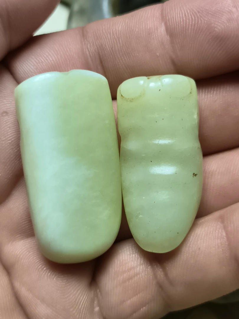 河磨奇石蚕形器型件