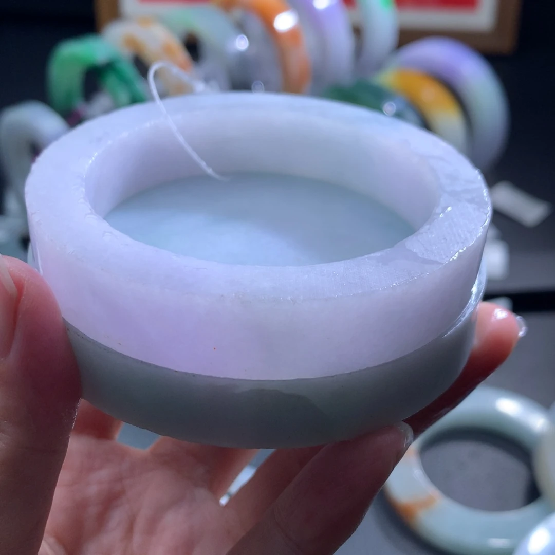 定制翡翠未镶嵌翡翠手镯