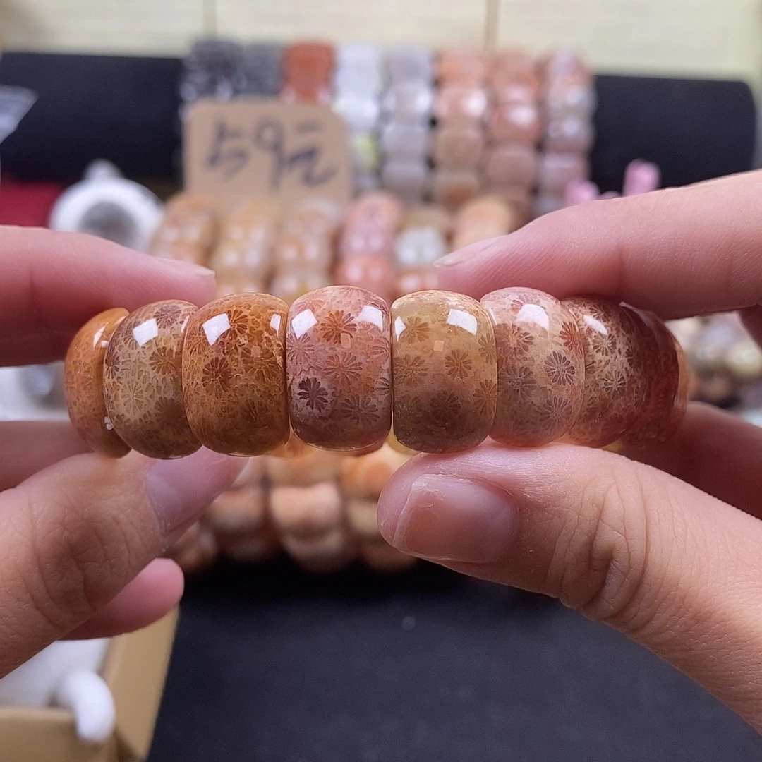 硅化珊瑚（珊瑚玉）未镶嵌手牌满花 1
