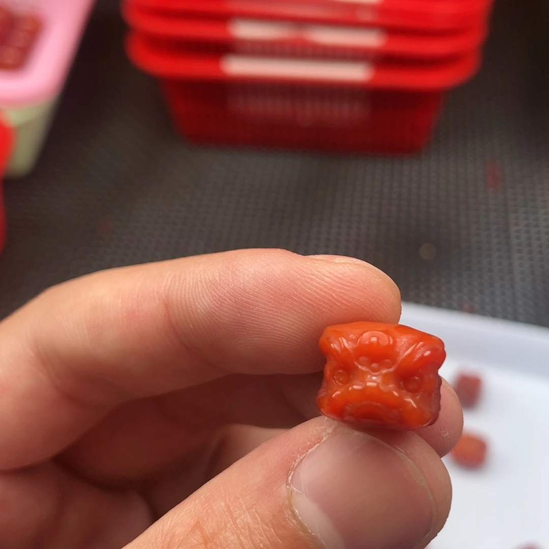 南红玛瑙11*13柿子红醒狮 一颗27号未镶嵌