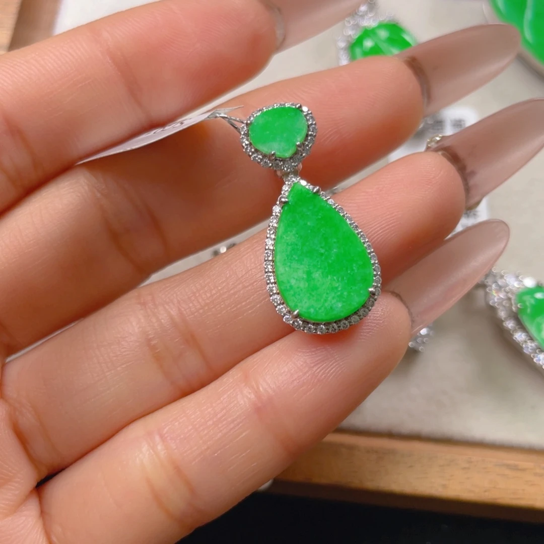 翡翠颈饰银S925镶嵌翡翠