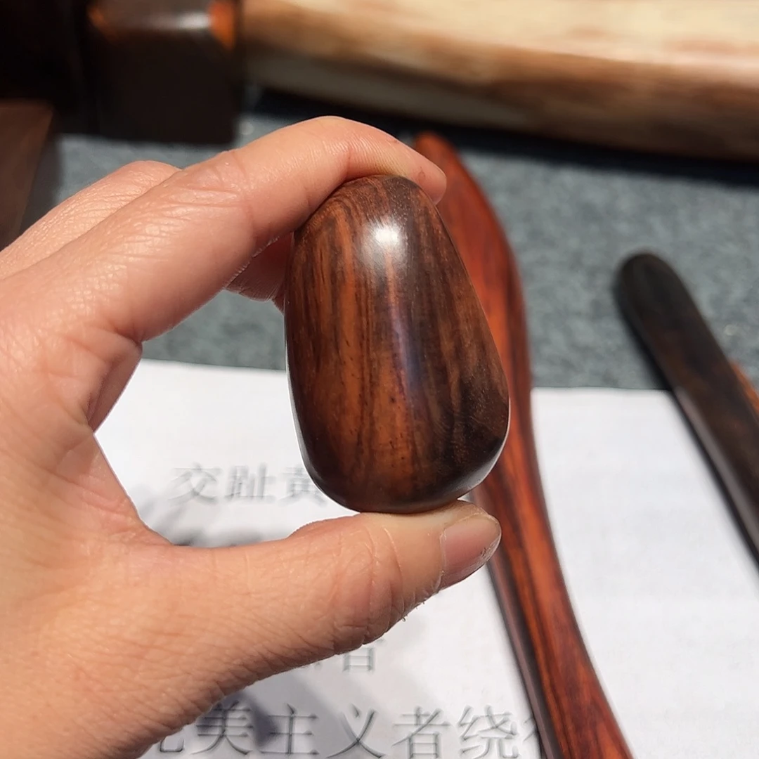 交趾黄檀（大红酸枝）耿*