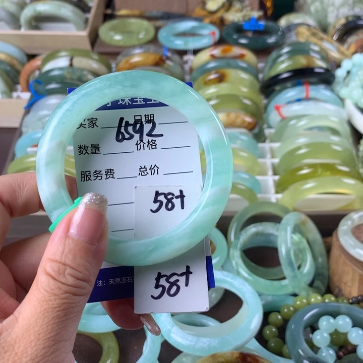 蛇纹石玉未镶嵌手镯6592