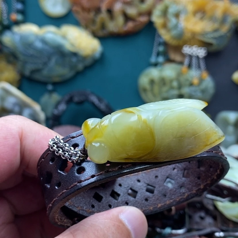 【闪购商品】蛇纹石玉未镶嵌手牌