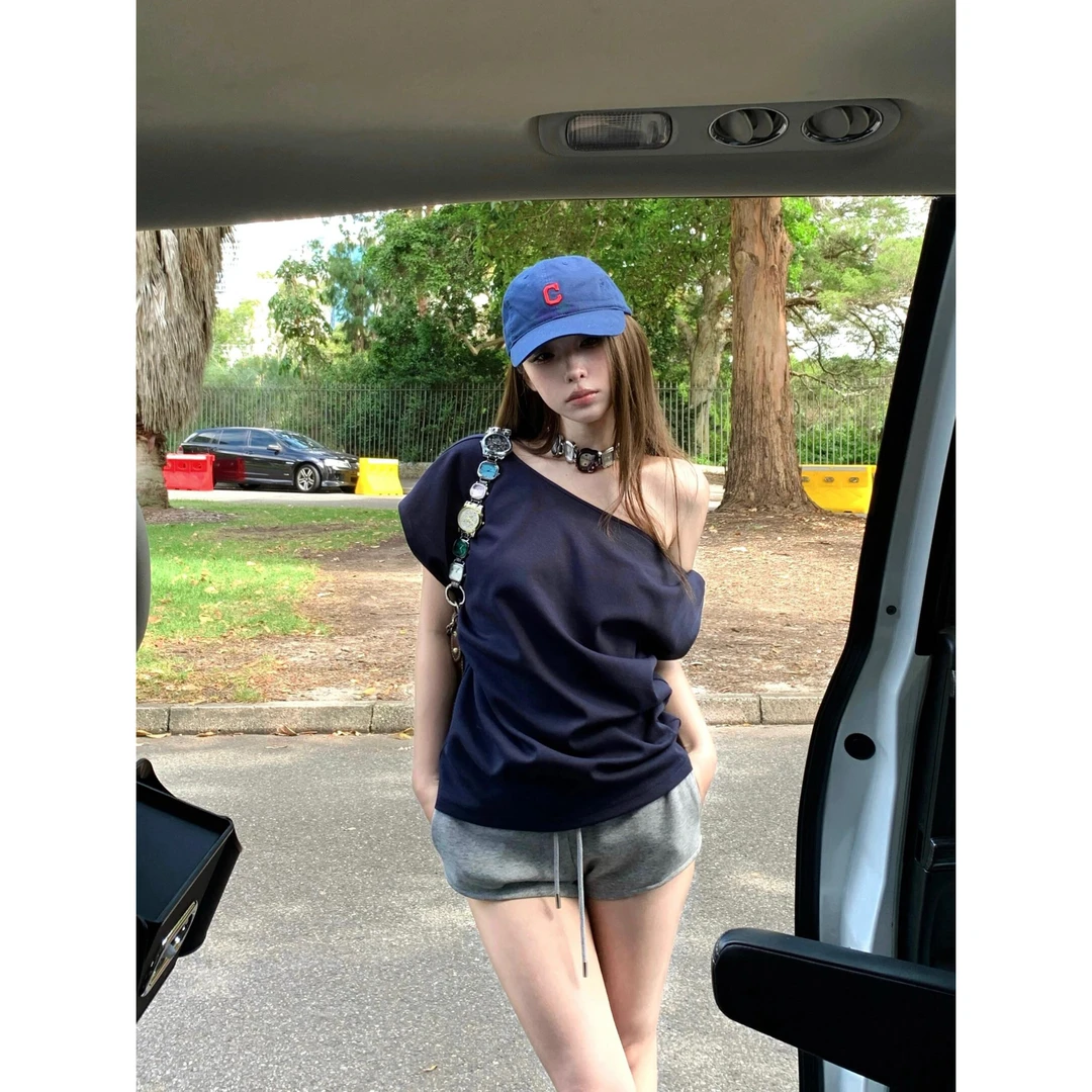 设计感打扭辣妹斜肩短袖卫衣纯欲T恤女夏季收腰修身显瘦百搭上衣