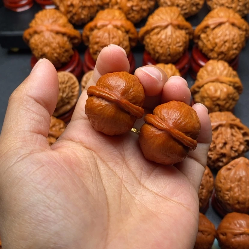 【闪购商品】文玩核桃把件海豚