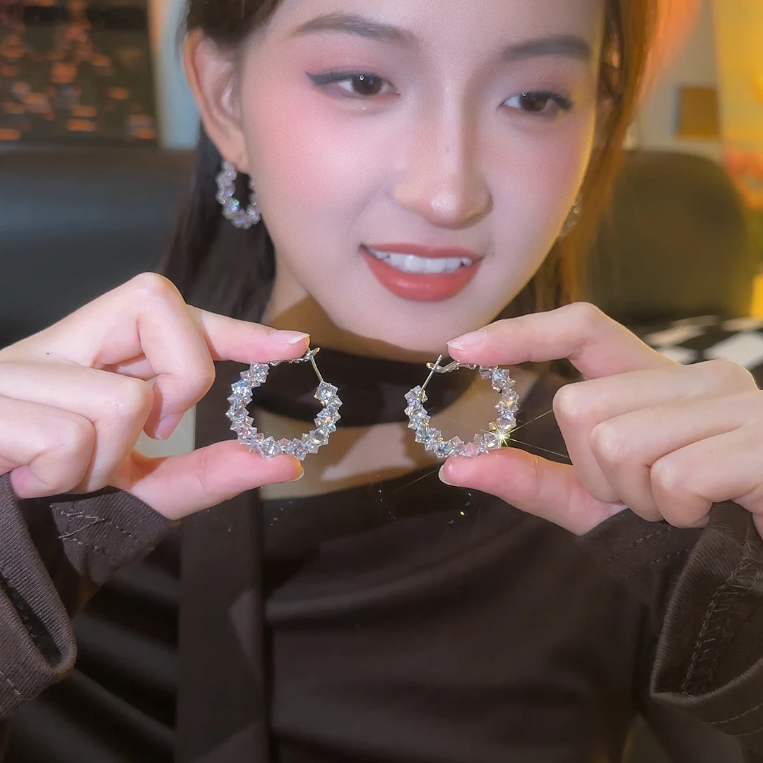 铜合金耳饰 「耳畔星河」爆闪锆石耳环简约百搭轻奢气质圈圈耳饰