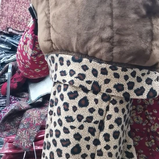 背心2X米黄棉裤子