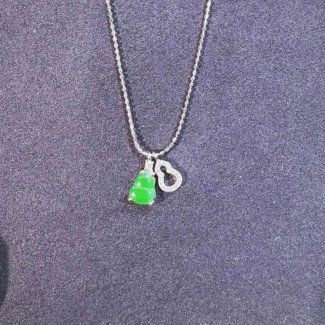 翡翠银S925镶嵌颈饰葫芦