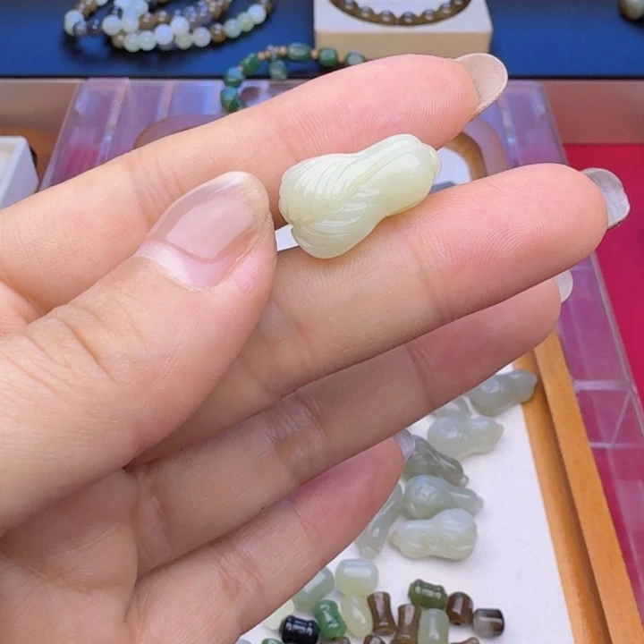 树***叶和田玉（糖玉）未镶嵌车挂