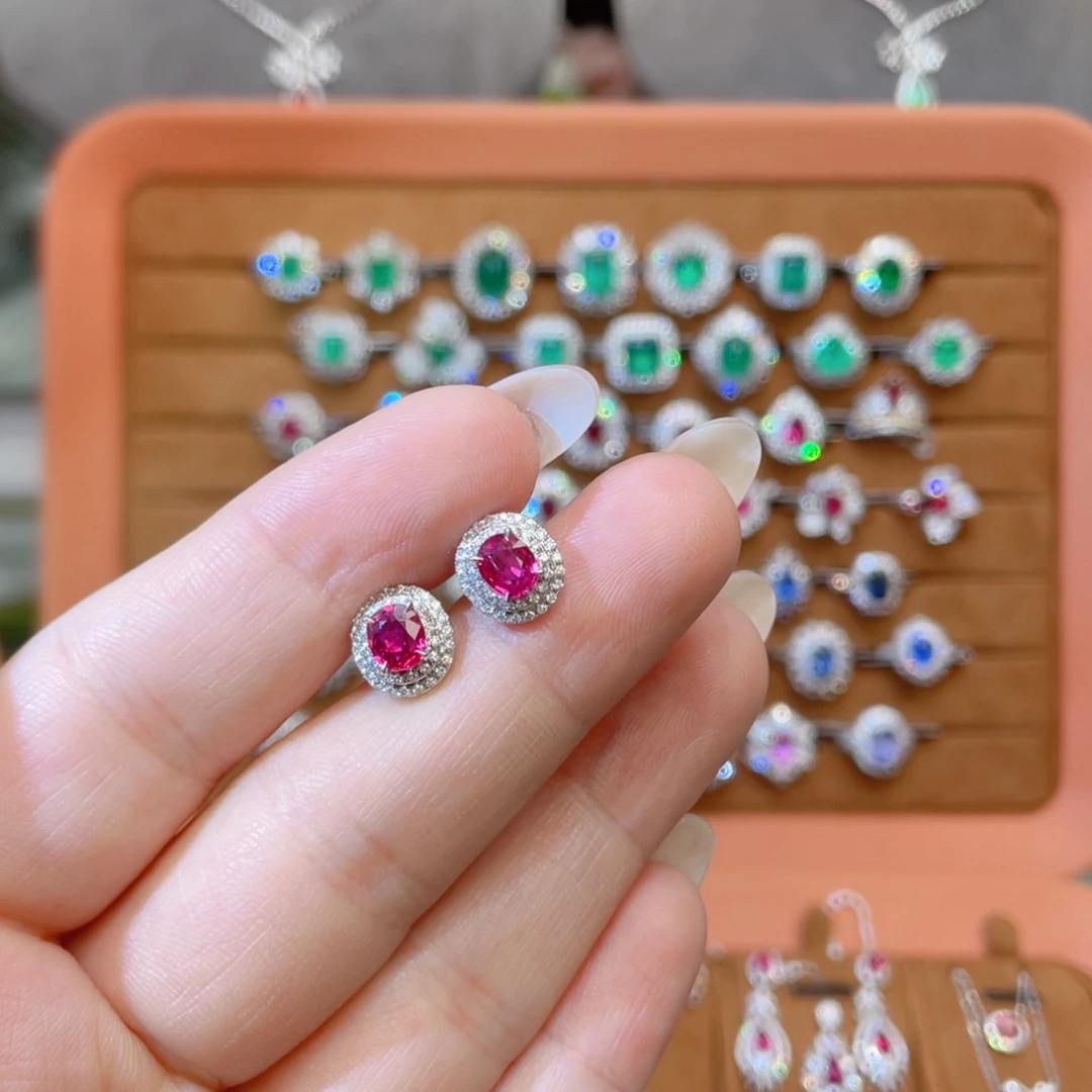 耳钉18K金镶嵌红宝石无烧1.1