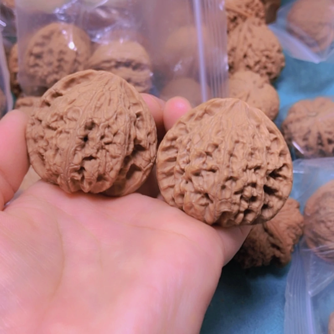 【闪购商品】摆件核桃44虎头王修尖