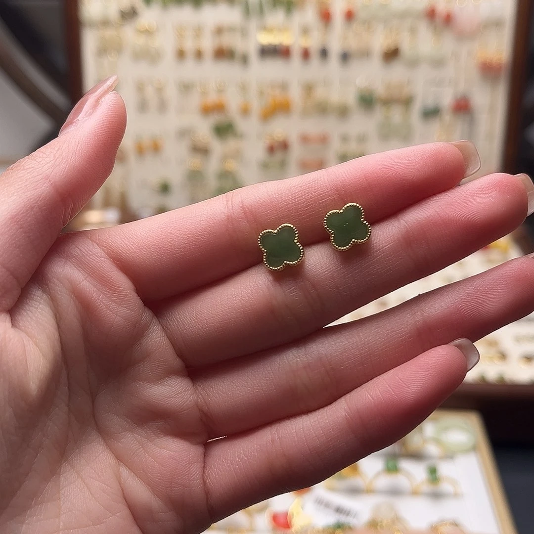 和田玉未镶嵌耳饰