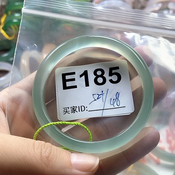 摩***座玛瑙/玉髓手镯未镶嵌