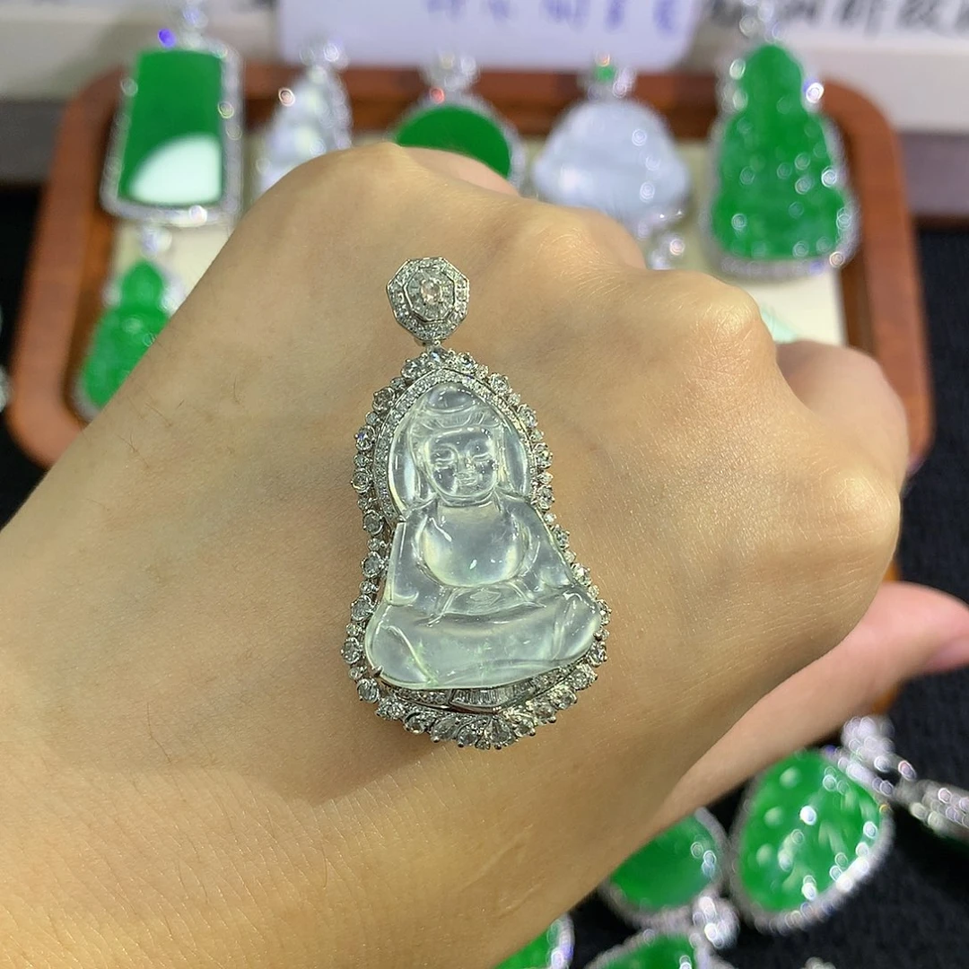 【闪购商品】吊坠(不含链)18K金镶嵌翡翠观音