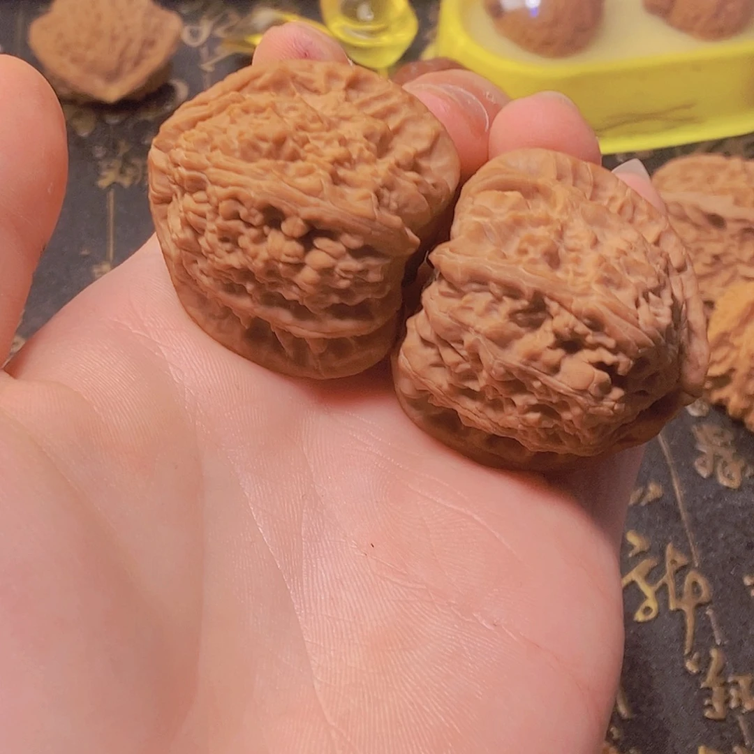 北***翔文玩核桃吊坠白狮子