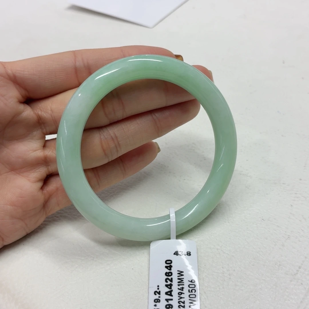 翡翠未镶嵌手镯55圆条 果绿