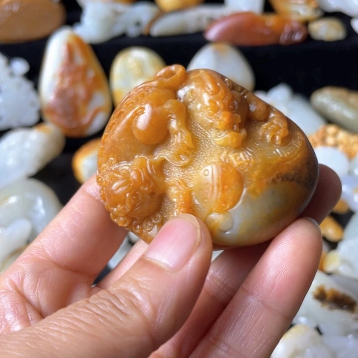 和田玉未镶嵌颈饰不**事