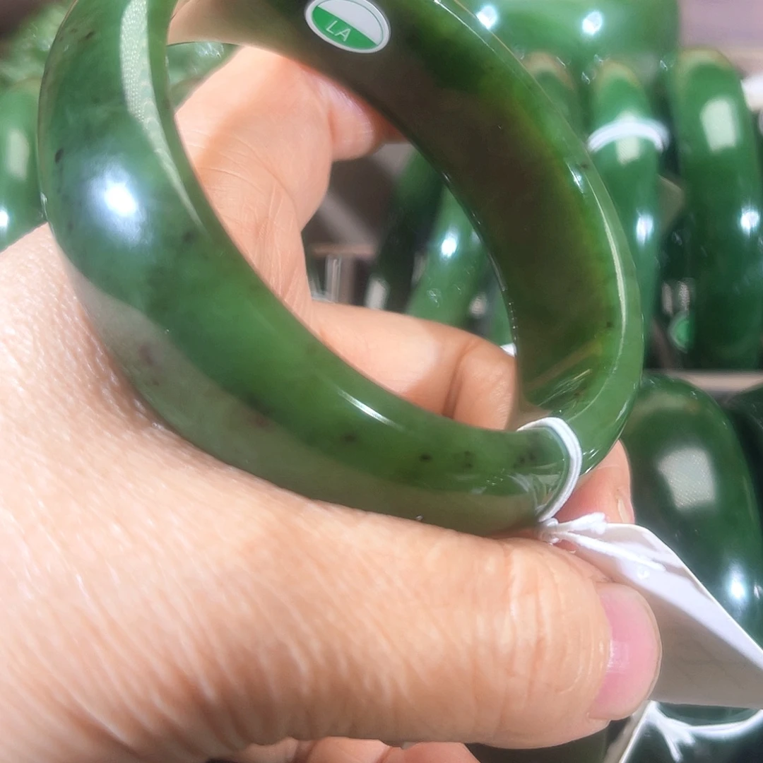 和田玉（碧玉）未镶嵌手镯