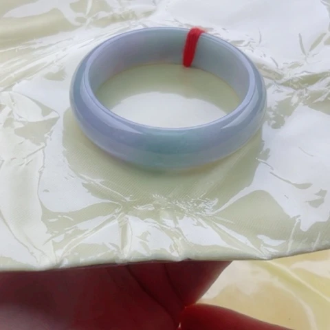 翡翠手镯未镶嵌56有瑕疵生长纹48小时鉴赏淡色