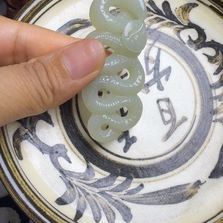 瓷片新号开播挂件一个