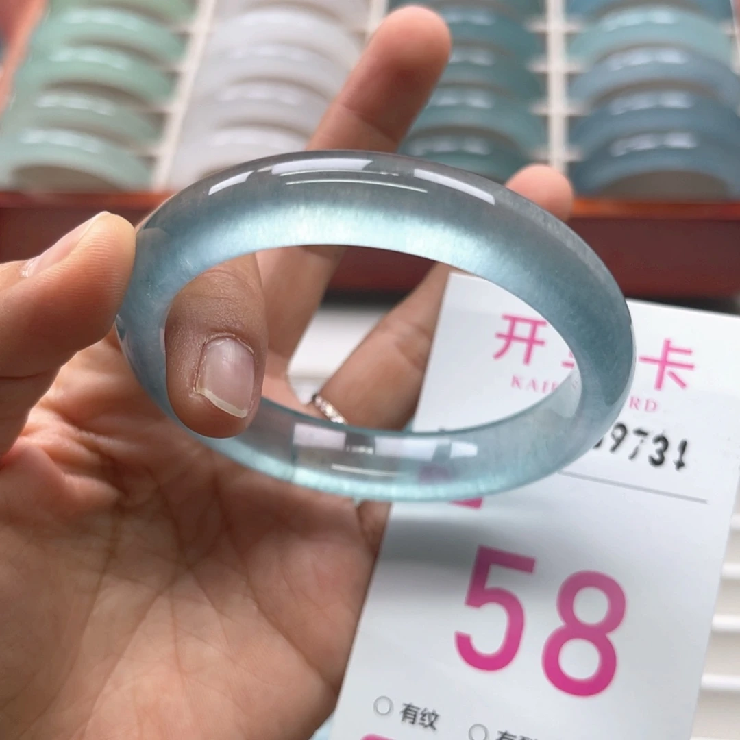 未镶嵌手镯石英质玉