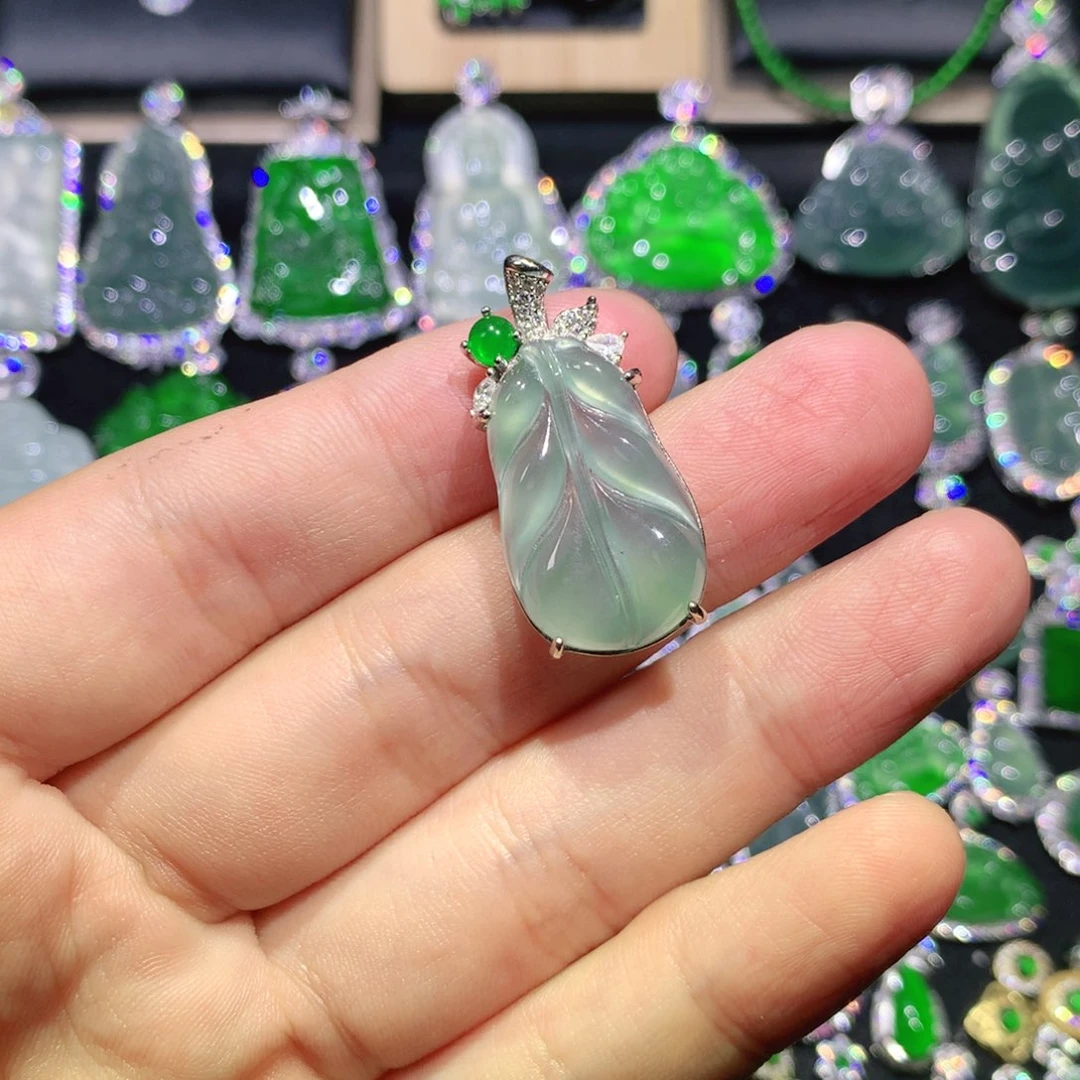 翡翠银S925镶嵌吊坠(赠链)