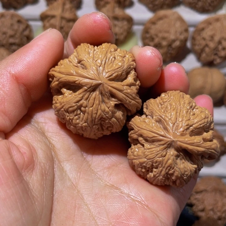 【闪购商品】文玩核桃吊坠L****r大粗筋