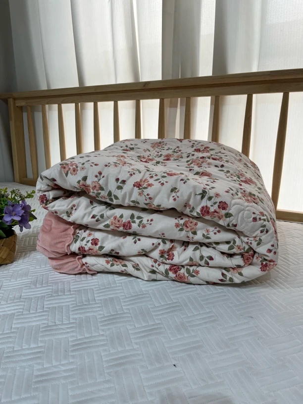 直播间样品一面棉一面绒泡芙被200*230微瑕～F103