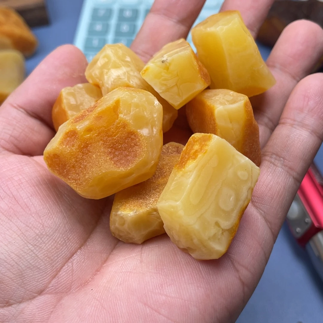 r***m定制琥珀未镶嵌蜜蜡定制