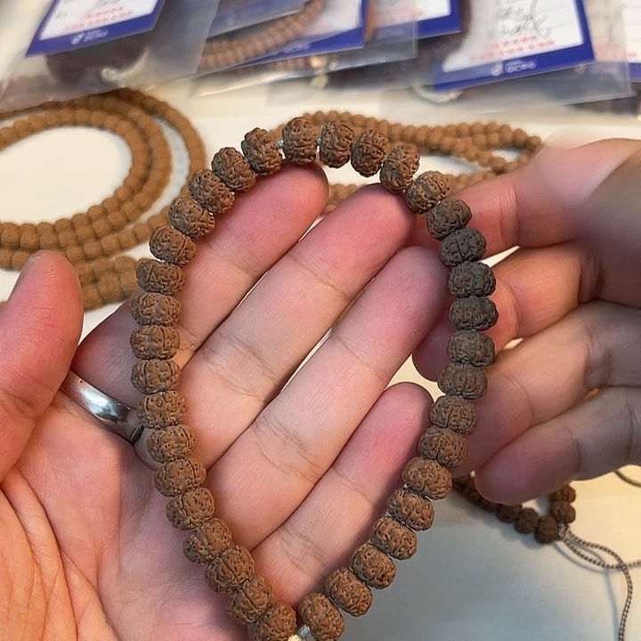 鸡***.金刚菩提手串10+纯血平细