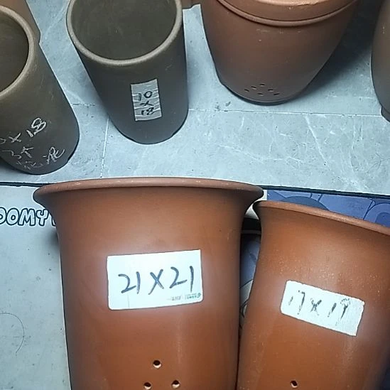 红泥金钟套盆一大一小