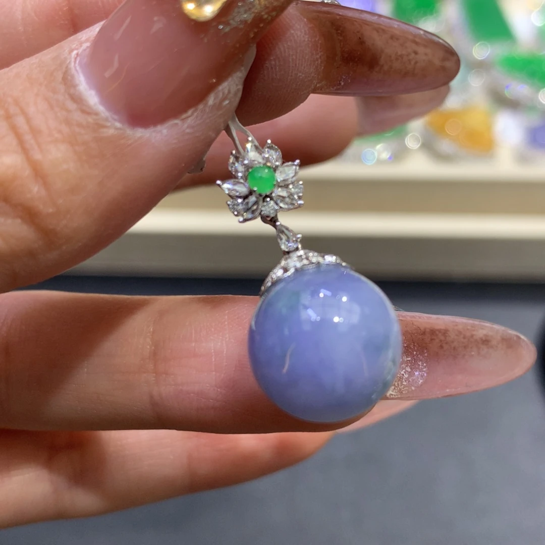 翡翠颈饰18K金镶嵌翡翠